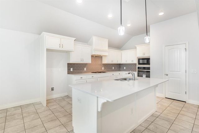 10501 NW 33rd Street, Yukon, OK 73099