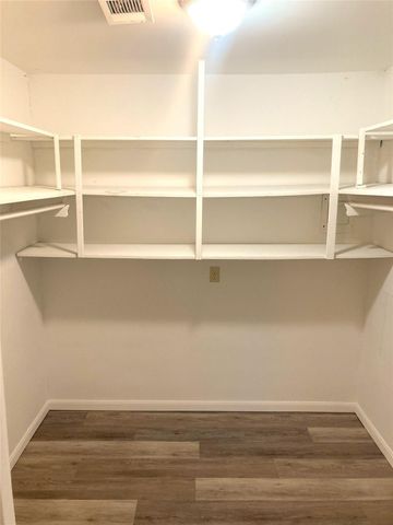 1005 Staples Avenue, Seabrook, TX 77586