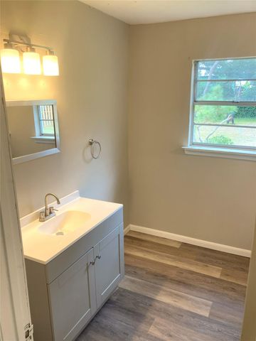 1005 Staples Avenue, Seabrook, TX 77586