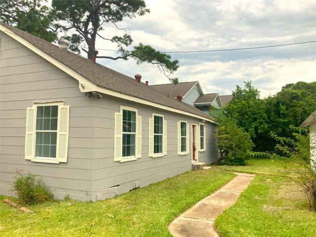 1005 Staples Avenue, Seabrook, TX 77586