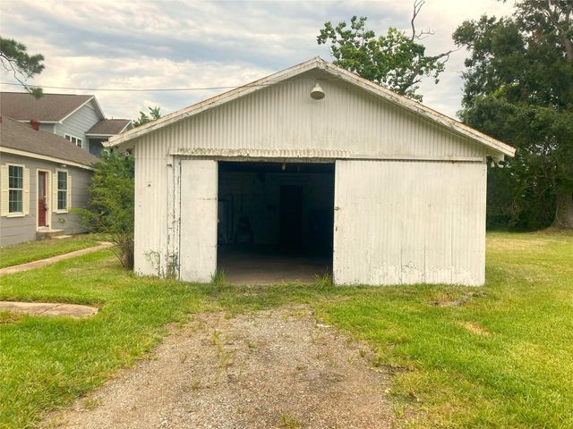 1005 Staples Avenue, Seabrook, TX 77586