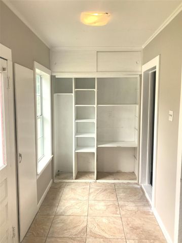 1005 Staples Avenue, Seabrook, TX 77586