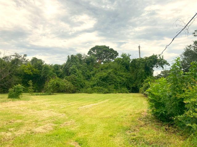 1005 Staples Avenue, Seabrook, TX 77586