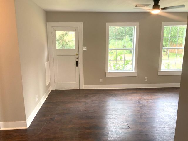 1005 Staples Avenue, Seabrook, TX 77586