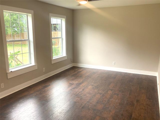 1005 Staples Avenue, Seabrook, TX 77586