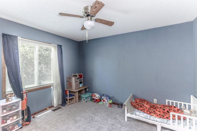 245 N Cherokee Ct, Kechi, KS 67067