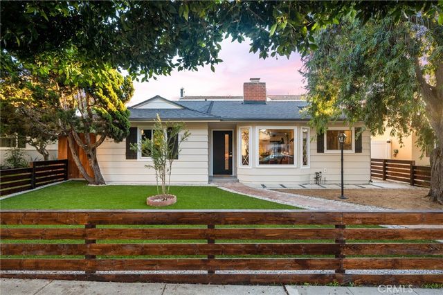 7424 W 85th Street, Los Angeles, CA 90045
