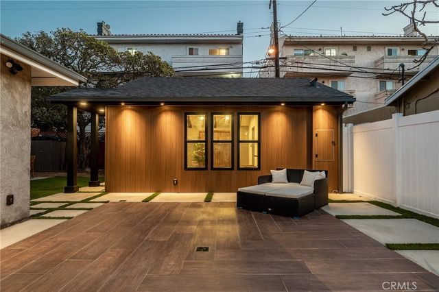 7424 W 85th Street, Los Angeles, CA 90045