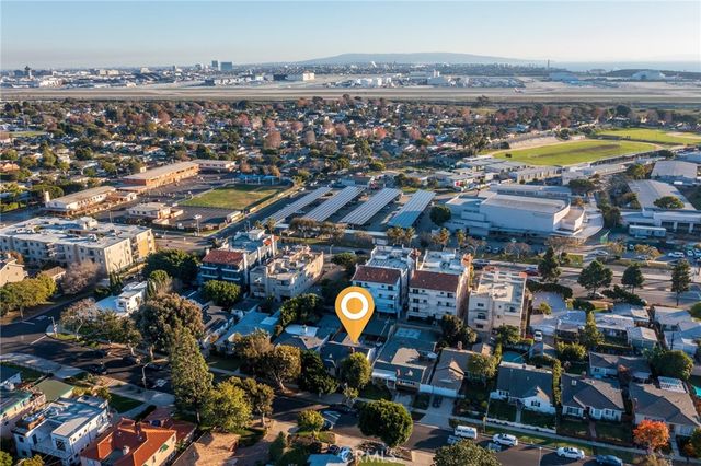 7424 W 85th Street, Los Angeles, CA 90045