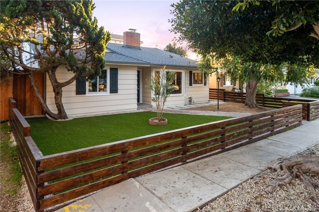 7424 W 85th Street, Los Angeles, CA 90045