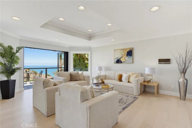 8 Burrell Lane, Rancho Palos Verdes, CA 90275