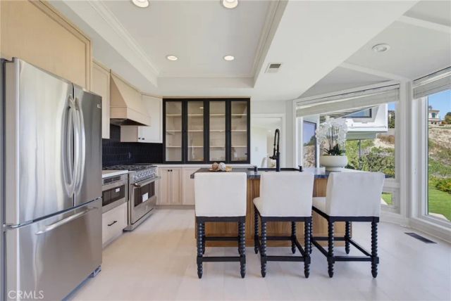 8 Burrell Lane, Rancho Palos Verdes, CA 90275