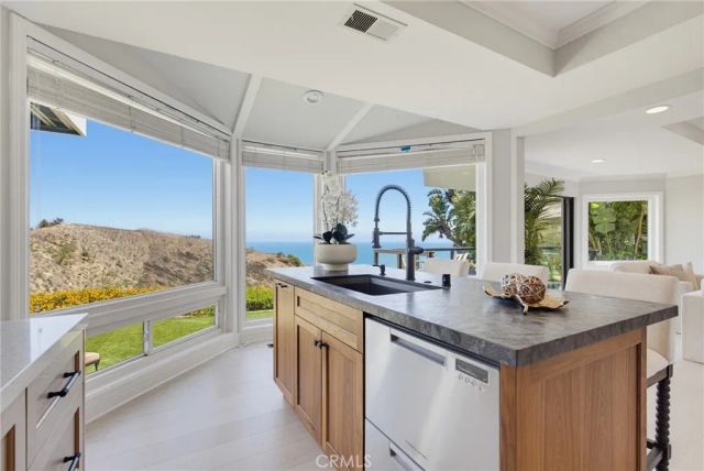 8 Burrell Lane, Rancho Palos Verdes, CA 90275