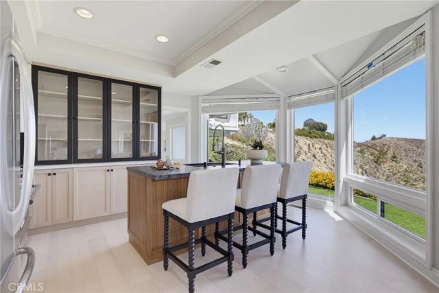 8 Burrell Lane, Rancho Palos Verdes, CA 90275