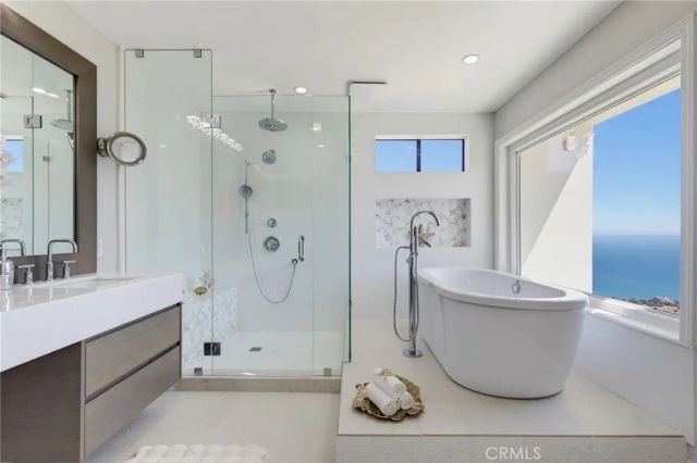 8 Burrell Lane, Rancho Palos Verdes, CA 90275