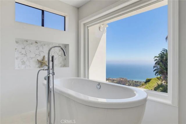 8 Burrell Lane, Rancho Palos Verdes, CA 90275