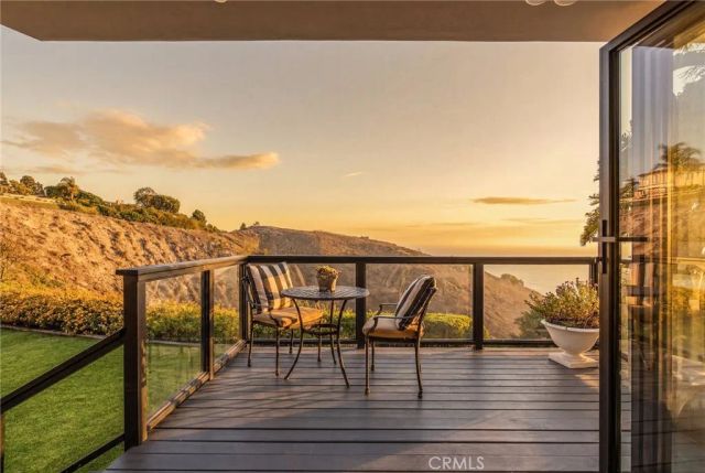 8 Burrell Lane, Rancho Palos Verdes, CA 90275