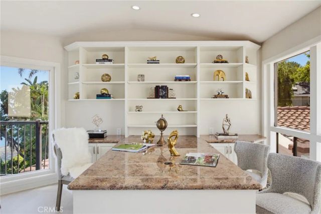 8 Burrell Lane, Rancho Palos Verdes, CA 90275