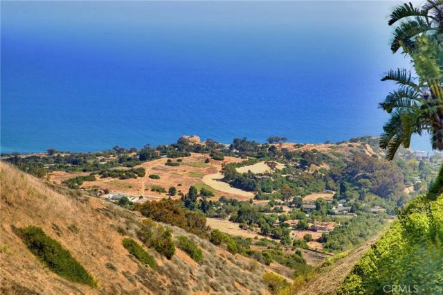 8 Burrell Lane, Rancho Palos Verdes, CA 90275