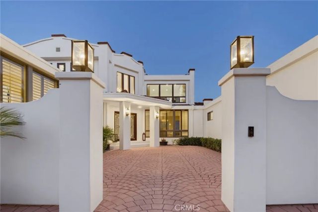 8 Burrell Lane, Rancho Palos Verdes, CA 90275