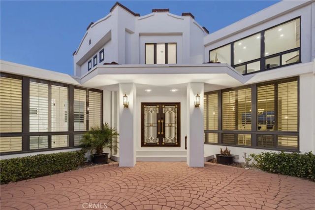 8 Burrell Lane, Rancho Palos Verdes, CA 90275