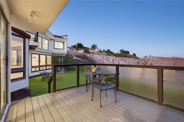 8 Burrell Lane, Rancho Palos Verdes, CA 90275