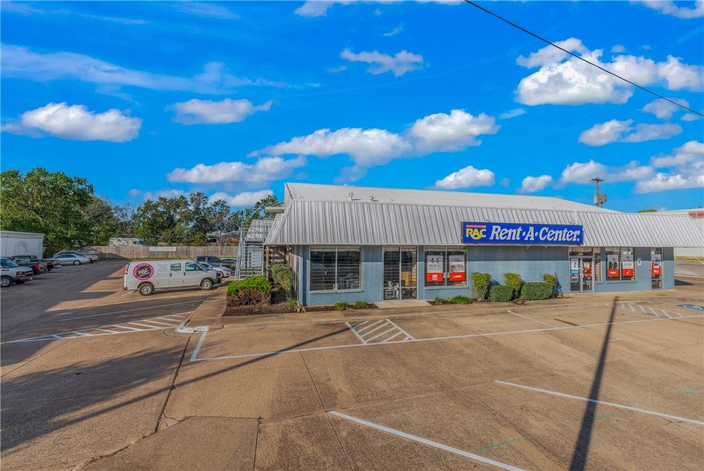 1300 South Texas Avenue, Bryan, TX 77803 — photo 3