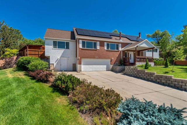 9070 S SUNRISE CIR, Sandy, UT 84093
