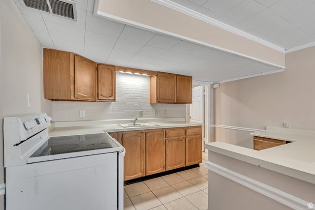 9070 S SUNRISE CIR, Sandy, UT 84093