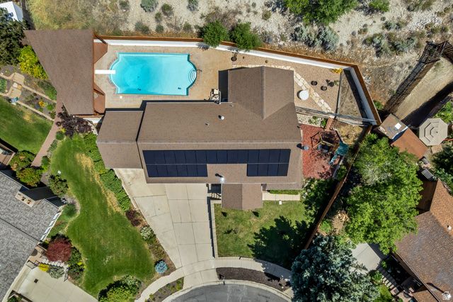 9070 S SUNRISE CIR, Sandy, UT 84093