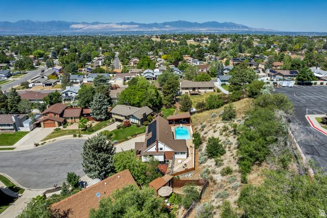 9070 S SUNRISE CIR, Sandy, UT 84093