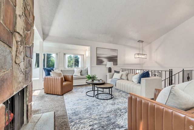 9070 S SUNRISE CIR, Sandy, UT 84093