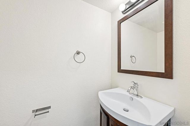9469 Carlton Oaks Dr. A, Santee, CA 92071