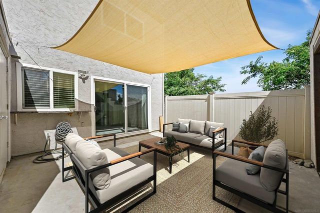 9469 Carlton Oaks Dr. A, Santee, CA 92071