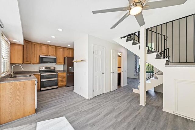 9469 Carlton Oaks Dr. A, Santee, CA 92071