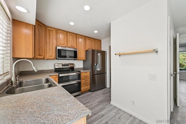 9469 Carlton Oaks Dr. A, Santee, CA 92071