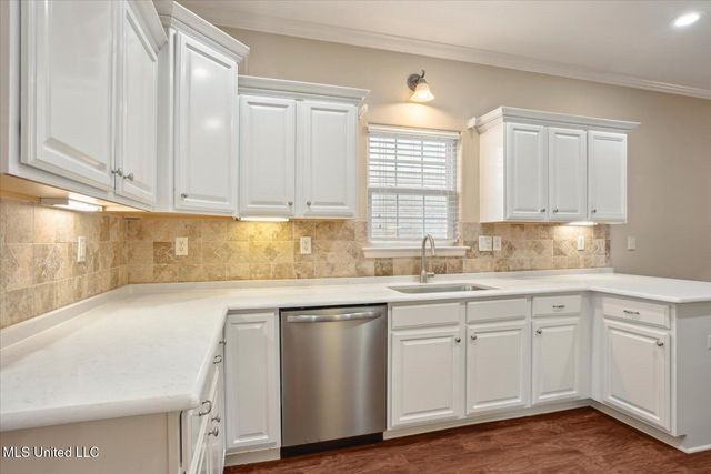 7427 Lauren Lane, Olive Branch, MS 38654