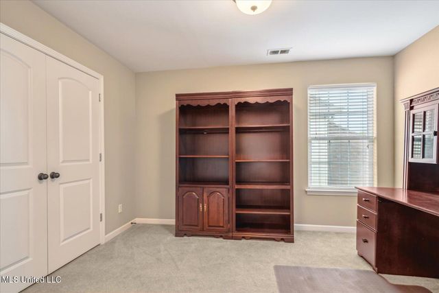 7427 Lauren Lane, Olive Branch, MS 38654