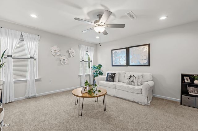 25 Hartford Lane, Fuquay Varina, NC 27526