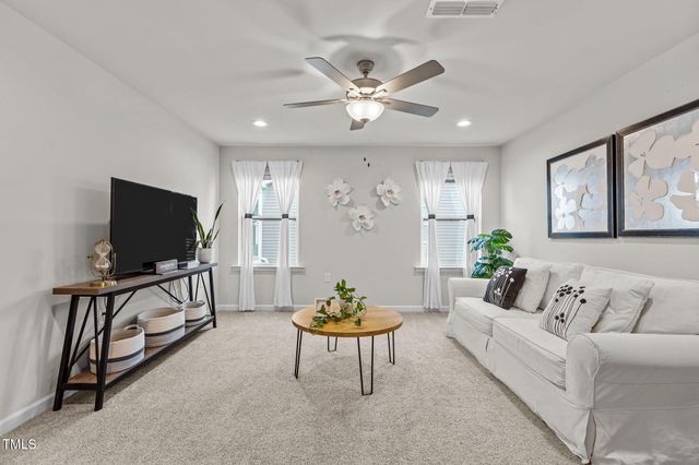 25 Hartford Lane, Fuquay Varina, NC 27526