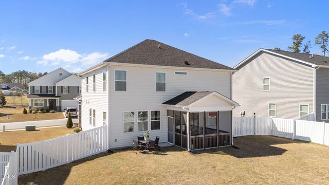 25 Hartford Lane, Fuquay Varina, NC 27526