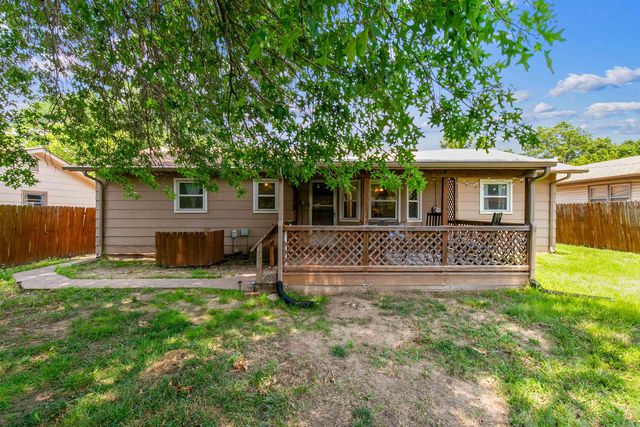 8205 E Grail St, Wichita, KS 67207