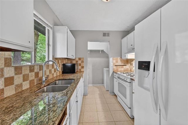 634 Inland Way NW, Lilburn, GA 30047