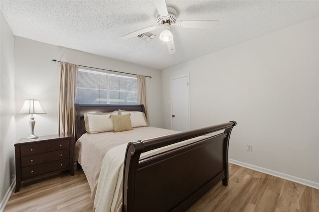 8240 Forest Ridge Drive, Woodway, TX 76712