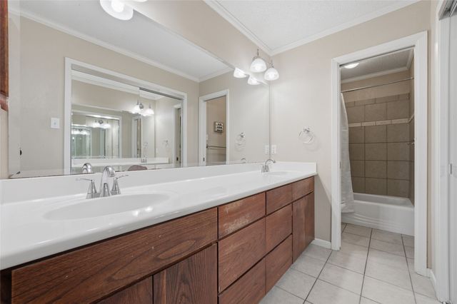8240 Forest Ridge Drive, Woodway, TX 76712