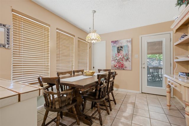 8240 Forest Ridge Drive, Woodway, TX 76712