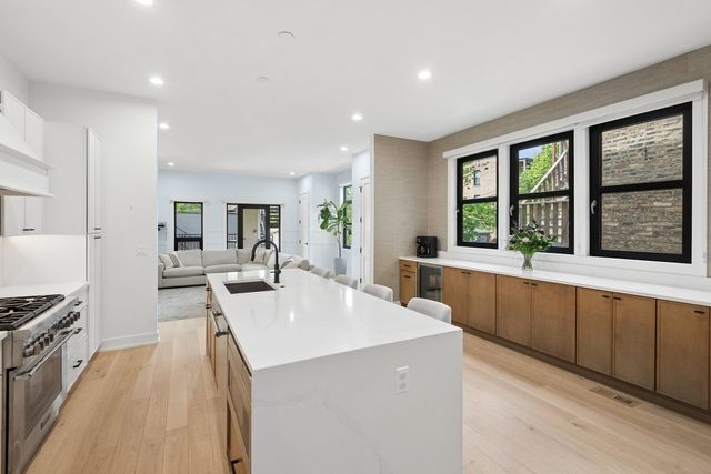 1842 N Whipple Street 1, Chicago, IL 60647