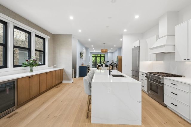 1842 N Whipple Street 1, Chicago, IL 60647