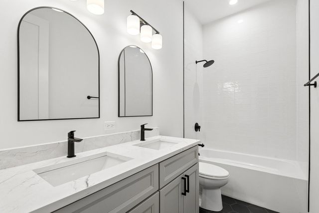1842 N Whipple Street 1, Chicago, IL 60647