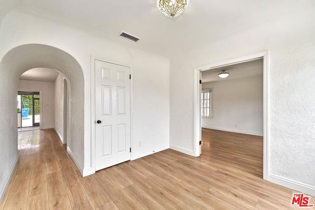 1120 S Plymouth Boulevard, Los Angeles, CA 90019